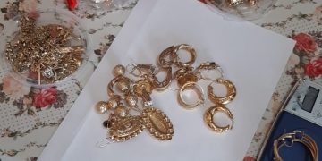 21 de kilograme de bijuterii din aur, ridicate după cele 200 de percheziții ale DIICOT făcute în mai multe județe, printre care și Bihor | Valoarea lor: 5 MILIOANE de euro