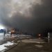 VIDEO-FOTO | Peste 100 de pompieri au intervenit pentru stingerea unui incendiu care a cuprins o hală de pe Șoseaua Borșului, din Oradea