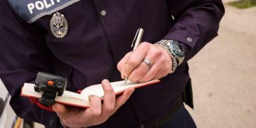 O persoană poate sta la Poliţie, pentru verificarea indentităţii, cel mult 12 ore | Legea a fost promulgată
