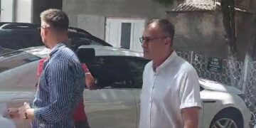 Profesorul Sorin Cuc, inculpat în dosarul fraudei cu cerneală simpatică de la concursul pentru directorii de școli din Bihor, din 2021 | Șefa Casei Corpului Didactic, Mioara Țigan, a lipsit de la DNA pe motiv de… concediu