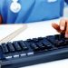 Furnizorii de servicii de asistență medicală vor fi verificați în legătură cu introducerea datelor medicale în dosarul electronic al pacientului