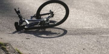 Un băiat de 14 ani a murit, după ce a căzut cu bicicleta de pe un pasaj rutier din Oradea