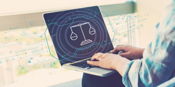 Avocații își fac strategie pentru digitalizarea profesiei | Se cer accesul automat la dosarul judiciar digital, utilizarea semnăturii electronice pentru avocați ori simplificarea actelor de procedură