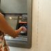 Bancomatele și operatorii de plăţi vor avea obligația să afişeze comisioanele percepute pentru conversia în și din euro ÎNAINTE de inițierea plății (Proiect)