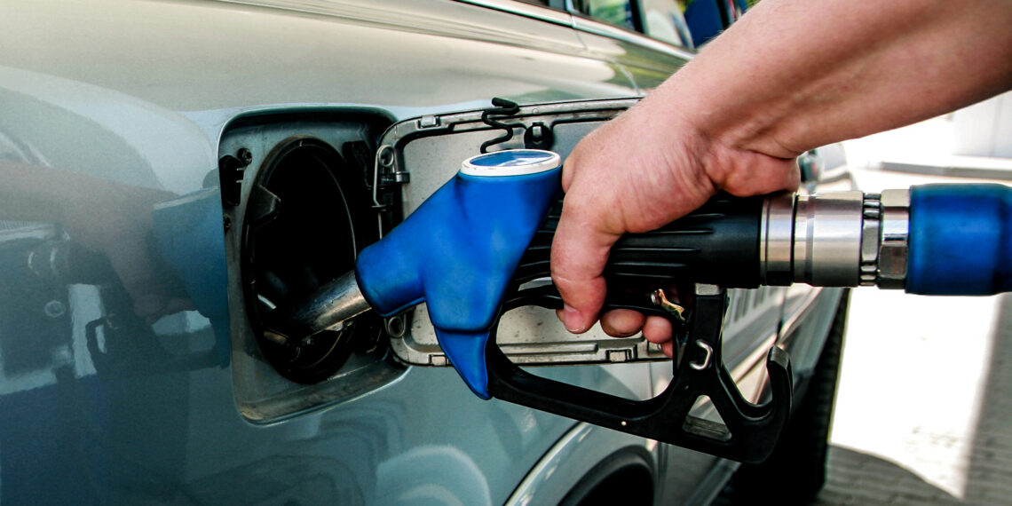 Scade prețul benzinei | Cât costă combusitibilii în Oradea