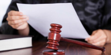 Închisoare cu suspendare pentru un bărbat care și-a căutat fosta soție la locul de muncă | A vrut să afle adresa unde să-i facă sesizări la ANAF
