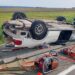 VIDEO | Doi morți, după ce o mașină s-a răsturnat pe un drum județean din Bihor