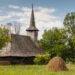 O biserică din lemn, veche de aproape 300 de ani, din Bihor, renovată cu 150.000 de lei | Peste 30.000 de șindrile au fost înlocuite manual