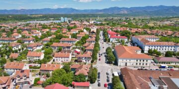 Ștei, orașul proiectat la Moscova, transformat în ”pol turistic și oraș verde european”