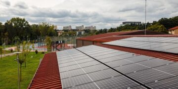 Șase clădiri publice din Oradea vor fi alimentate de la sisteme fotovoltaice | Care sunt acestea