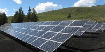Parc fotovoltaic de peste 300.000 euro, cu panouri bi-faciale, dezvoltat la Aleșd