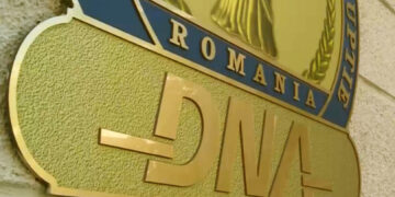Jurist din Primărie, reținut de DNA | I-ar fi cerut unui afacerist mită de 50.000 de euro