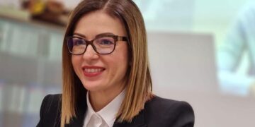 Excelență în meserie. Orădeanca Alina Silaghi, în culisele celei mai mari investiții private din România | L-a “sedus” și pe cel mai bogat român din SUA, orădeanul George Haber