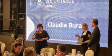 Profesorul CN Samuil Vulcan Beiuș, Claudia Buran, Voluntarul anului 2022, la Gala comunității bihorene. Vezi nominalizările la : Liderul care schimbă lumea, Proiectul anului, Echipa anului