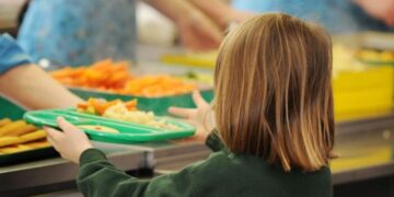 A început programul –pilot „O masă caldă la școală” “Începând de astăzi, toți copiii care frecventează cursurile Școlii Gepiu beneficiază zilnic de un pachet alimentar gratuit”