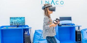60.000 euro pentru laboratoare inteligente în școli. Pot fi achiziționate table interactive, imprimante multifuncționale, kit-uri de roboți, ochelari de realitate virtuală
