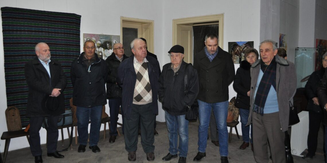 Scriitorul care încearcă să elucideze misterul “Morii cu noroc” și al lui Lică Sămădăul, din fieful lotrilor | Cartea lui Ovidiu Someșan, lansată în Beiuș, prin intermediul unui notar