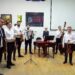 VIDEO | Imagini de senzație cu profesorul Adrian Miescu cântând “Az a szép, az a szép, akinek a szeme kék”, la concertul profesorilor de la Liceul de Arte din Oradea