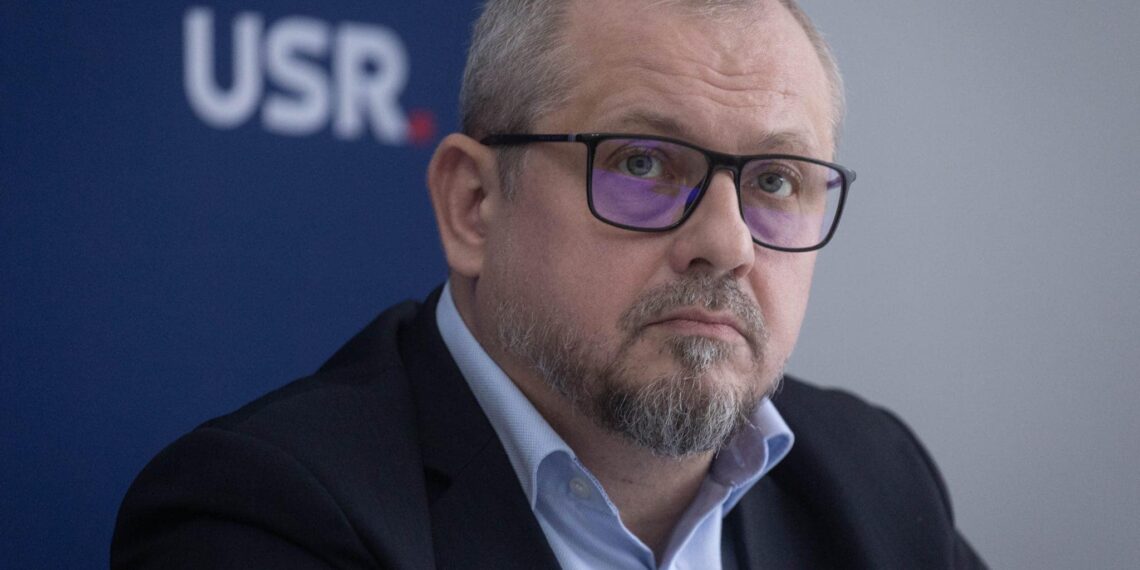 Un fost ofițer intră în “război“. Dan Palaghianu: “Orădenii ar trebui să se bucure mai mult de oraşul în care trăiesc… Mulţi nu resimt încă foloasele investițiilor pentru viața lor de zi cu zi”