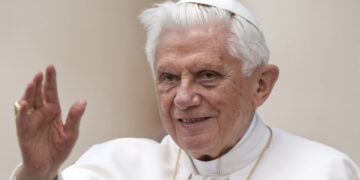 S-a stins și Papa Benedict al XVI-lea. Era grav bolnav