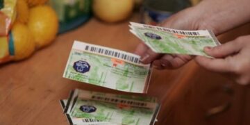 Acordarea diferențiată a tichetelor de masă e discriminare? Angajatorul riscă reîncadrarea lor în venituri taxabile cu contribuții sociale