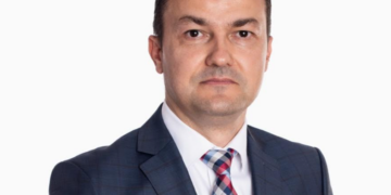 Erau cotați printre bogații Bihorului. Încep anul în forță. La o primărie din județ, oamenii pot plăti, de azi, taxele și impozitele. Ionuț Lazăr: „Taxele și impozitele se reîntorc în investiții… „