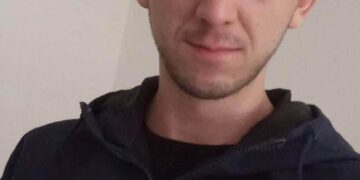 Detalii noi în cazul tânărului din Girișu de Criș mort în Germania. Nu a fost înjunghiat. I-a dat în cap. Colegii de muncă l-au dus să moară acasă