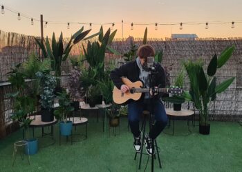 VIDEO. Muzica lui crează dependență. E Ed Sheeran de Salonta. Piesa care l-a lansat pe Eduard Bondar „a pornit dintr-o amintire a unor nopți lungi, frumoase, și a unei iubiri scurte„