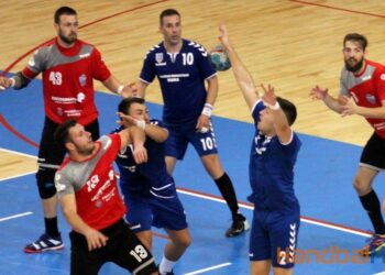 Ziua meciului. Handbaliștii orădeni întâlnesc campioana Dinamo. Copiii și juniorii legitimați, acces gratuit