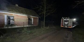 A ars de vie  în casă. Totul a fost mistuit de flăcări