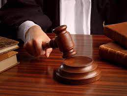 Profesor, martor în dosarul unei triple crime comise de doi adolescenți, daune morale