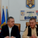 Dorel Vișan, pe scena Teatrului Oradea.„Eminescu spune că Decebal a fost blestemat ca neamul lui să se împrăștie în lume.Și se pare că blestemul abia acum funcționează…”