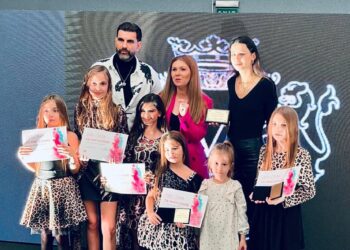 GALERIE. Cu vip-urile pe scenă. Micile top modele orădene la Gala It Kids Brands Awards București
