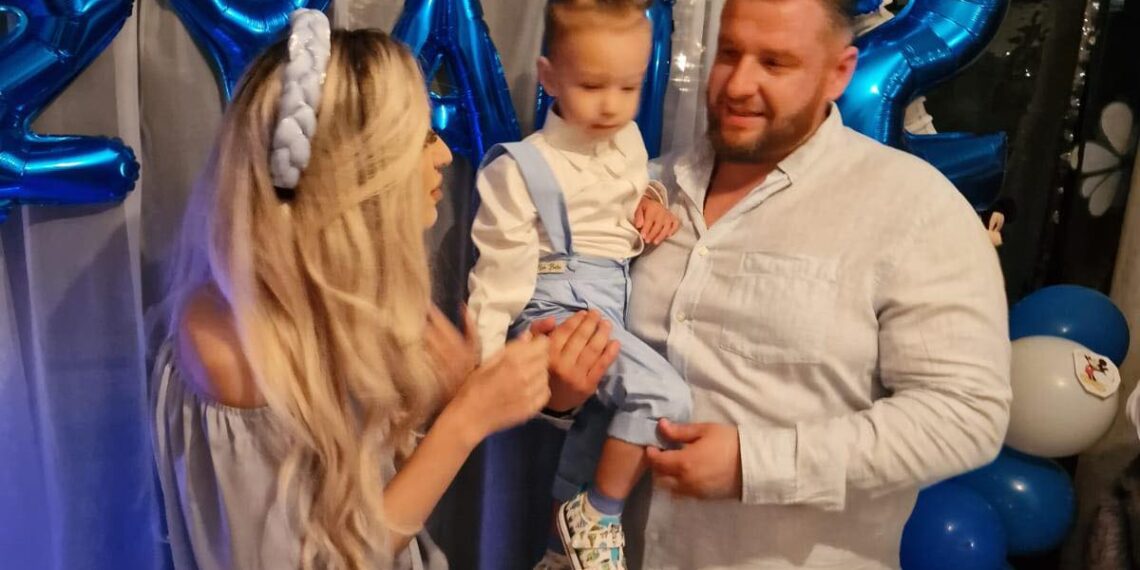 Tragedie. Roxana Farcaș, tânăra de 29 de ani pentru care bihorenii s-au mobilizat de Crăciun, s-a stins. Lasă în urmă un băiețel de 2 ani
