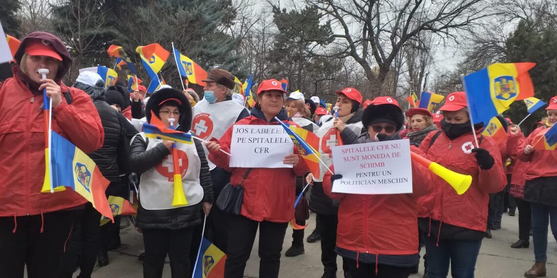 Protest de amploare al angajaților după ce Ministerul Transporturilor  a spus că renunță la spitalele CFR. Primăria Oradea gata să preia spitalul