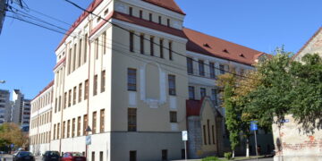 Situație fără precedent într-un colegiu național. Profesorii au formulat plângeri penale împotriva unor elevi și refuză să țină ore la unele clase