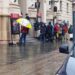 Coadă la Teatrul de Stat Regina Maria. Vezi care e spectacolul care îi face pe bihoreni să stea în ploaie pentru un bilet