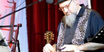 VIDEO. Orădeanul care după ce a ieșit din comă și-a dorit să fie chitarist, vrea să facă un disc cu Eric Clapton.Cel mai mare onorariu l-a primit pentru un concert dat pentru Bill Clinton