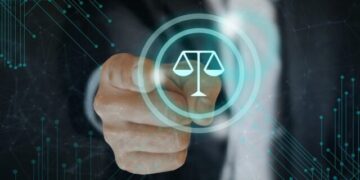 Aspru criticat, Fenechiu retrage  proiectul legii prin care STS și SRI aveau acces la portalul utilizat de avocați în relația cu clienții