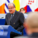 Inginer de profesie, europarlamentarul Vasile Blaga și parlamentarii PPE cred că interzicând motorul termic, verzii și socialiștii  ”distrug economia europeană”