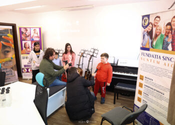 GALERIE. Caută „Micile talente” la țară. Sunt cultivate aptitudinile la muzică, arte plastice, creație literară