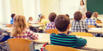 Note scăzute la purtare, la 20 de absențe nemotivate
