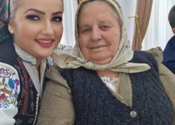 Șefa femeilor din APP Bihor, Iuliana Tătar Stiole, „nepoata” celei mai célèbre bunici, tanti Lenuța de la Chinteni