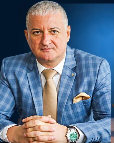 Orădeanul Sorin Măduța, viitor candidat la Funcția de Decan al Baroului București, reacție la „reforma Fenechiu” :”Cea mai independentă instituție riscă să își piardă acest atribut, câștigat uneori chiar prin suferințe sau pierderi de vieți ale unor iluștri avocați”