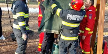 Copil extras de pompieri dintr-un leagăn din parc: Ori de câte ori mai aveți intervenții, să vă bazați și pe mine! Dacă mă chemați, voi veni la fel de repede