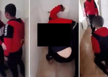 Copil umilit de  un alt copil în toaleta unei băi dintr-o școală