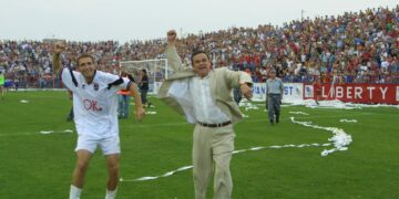 Erou în cel mai dramatic baraj din istoria Ligii 1, eroul unui oraș, a împlinit 45 de ani. Bogdan Vrăjitoarea, trei goluri în meciul care a dus FC Bihor pe prima scenă