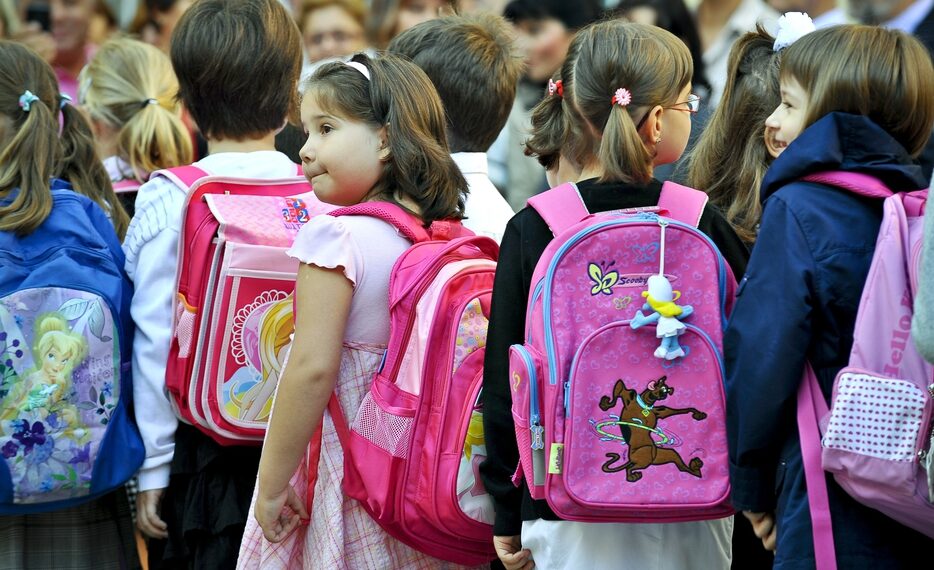 S-a răzgândit: Ministrul Educaţiei a aprobat structura noului an şcolar 2023-2024, şcoala va fi 36 de săptămâni iar elevii vor fi liberi de Paşte