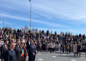 VIDEO. Toată conducerea Bihorului, alături de Maia Sandu,  la inaugurarea unui parc în comuna Băcioi din Republica Moldova