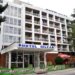 Război cu executare între frații Micula și un om de afaceri care stătea în chirie în hotelul lor din Neptun